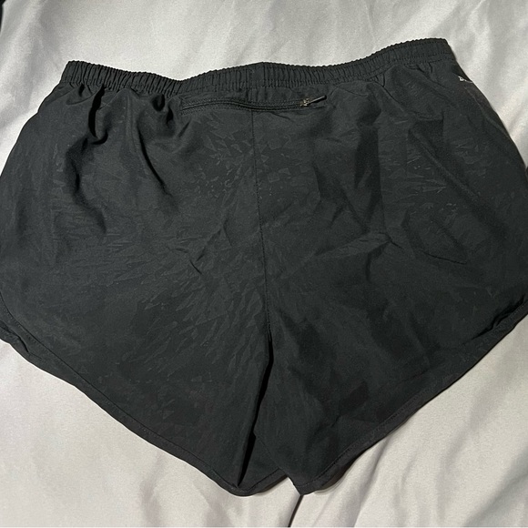 Nike Dri-fit shorts - Picture 3 of 3